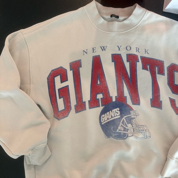 Abercrombie New York Giants Cream Graphic Crewneck Sweatshirt - Picture 2 of 5